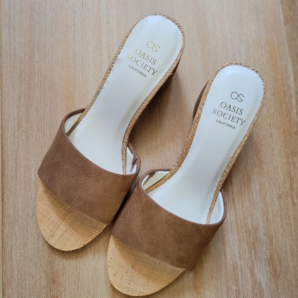 Low Heeled Sandals Brown - Picture 6 of 11